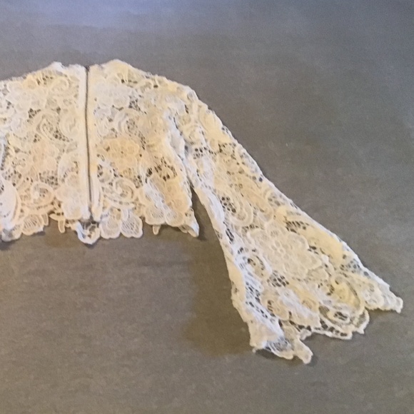 Lace top with Bell Sleeves off-white (S/M) - Picture 3 of 8